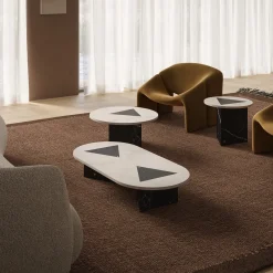 Tavolino da caffè Modern L ovale in marmo nero e bianco di Lorenzo Zaccarin