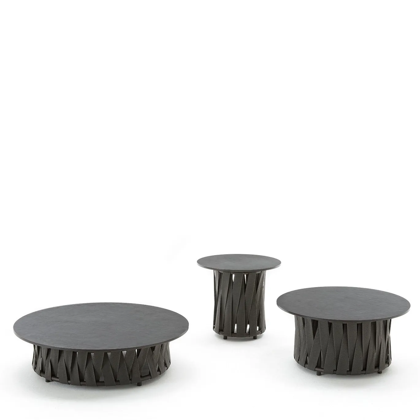 Tavolino da caffè per esterni Circus grande nero con piano rotondo in Dekton