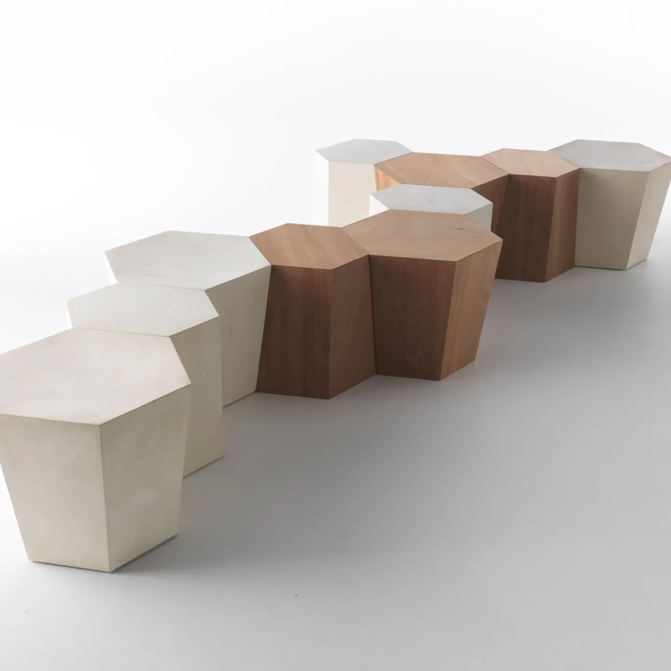 Tavolino da caffè per esterni Hexagon di Steven Holl
