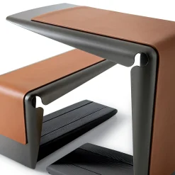 Tavolino da caffè PLOTO in metallo nero e legno di frassino