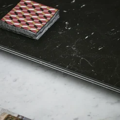 Tavolino da caffè quadrato Fillo in marmo bianco di Carrara