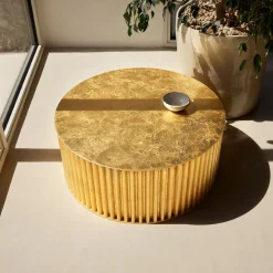 Tavolino Da Caffè Rotondo In Alluminio E Foglia Oro