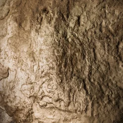 Tavolino da caffè scultoreo in ottone fuso Stoneage