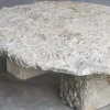 Tavolino da caffè scultoreo in travertino