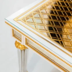 Tavolino d'oro e specchio