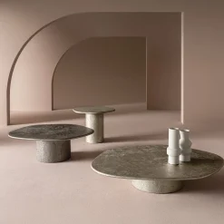 Tavolino grande Atollo con texture color champagne di CSM