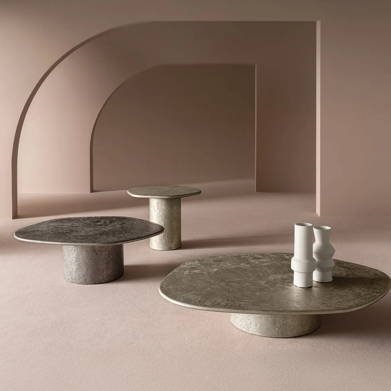 Tavolino grande Atollo con texture color champagne di CSM