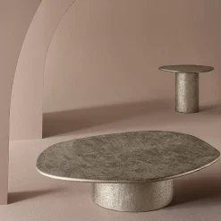 Tavolino grande Atollo con texture color champagne di CSM