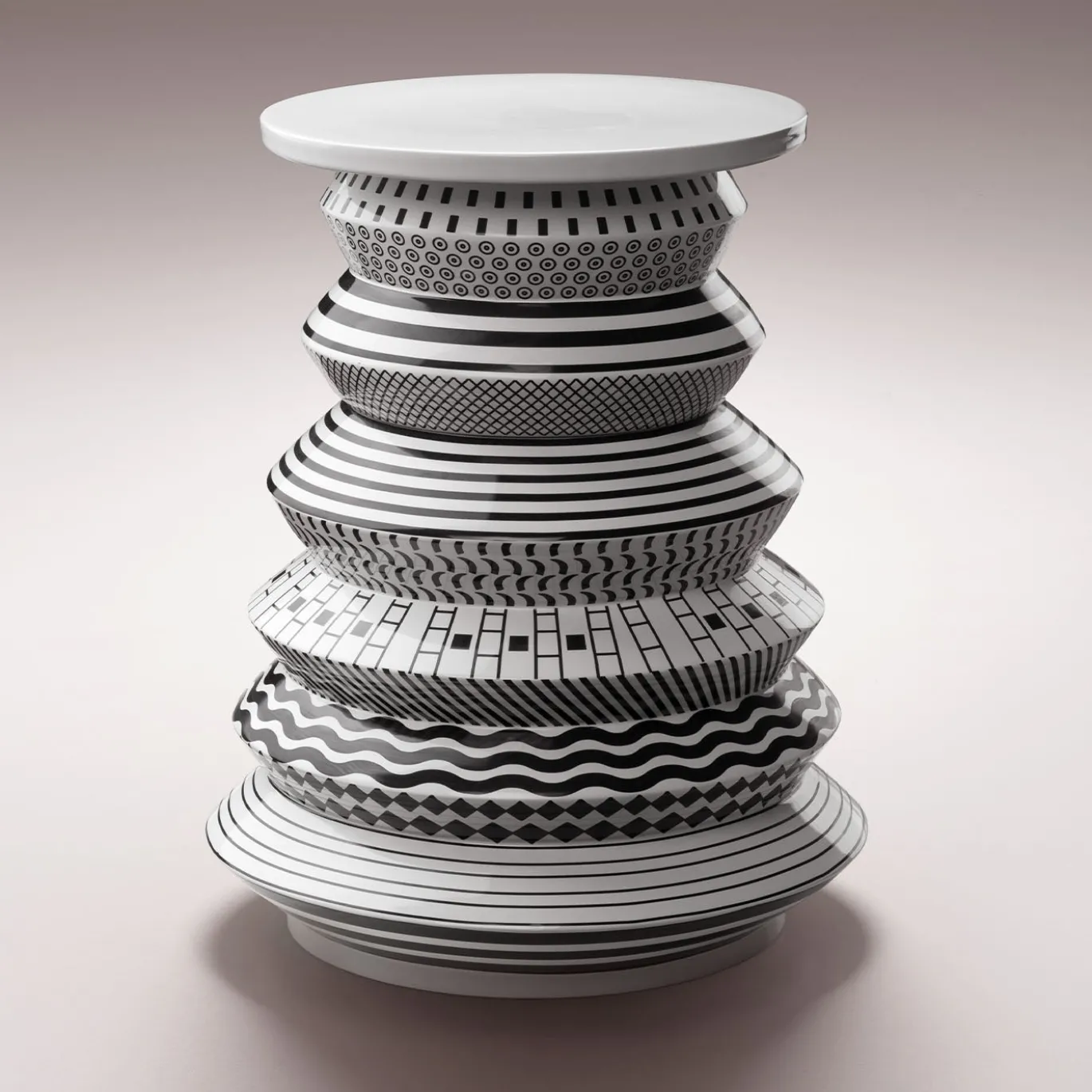 Tavolino in ceramica bianca e nera Bossanova Vinicius