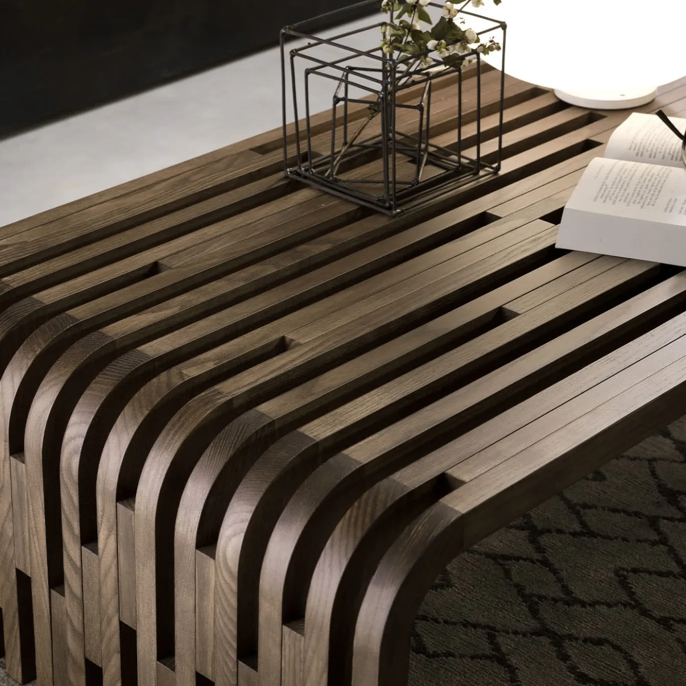 Tavolino in legno di noce Millerighe