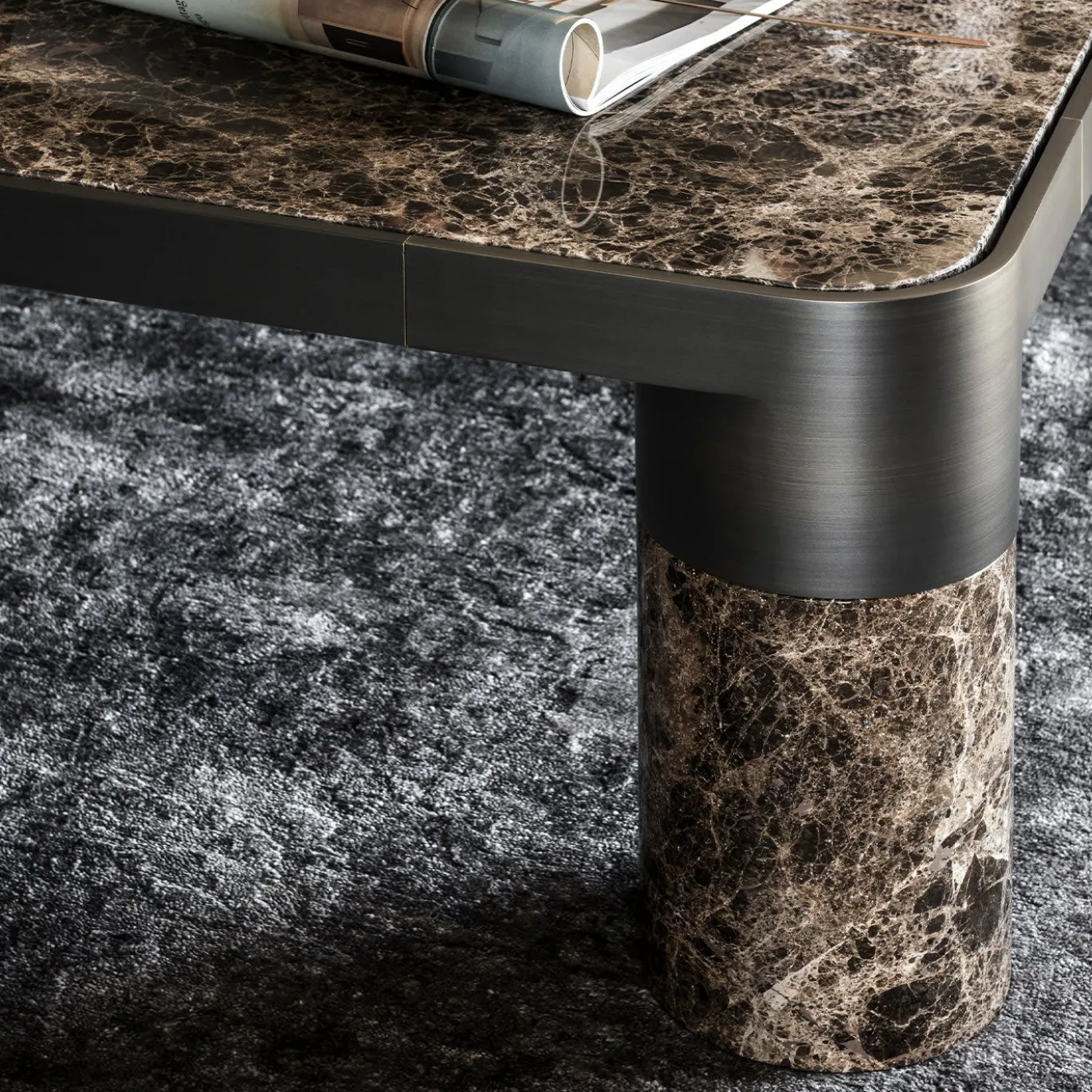 Tavolino in marmo Bold Emperador