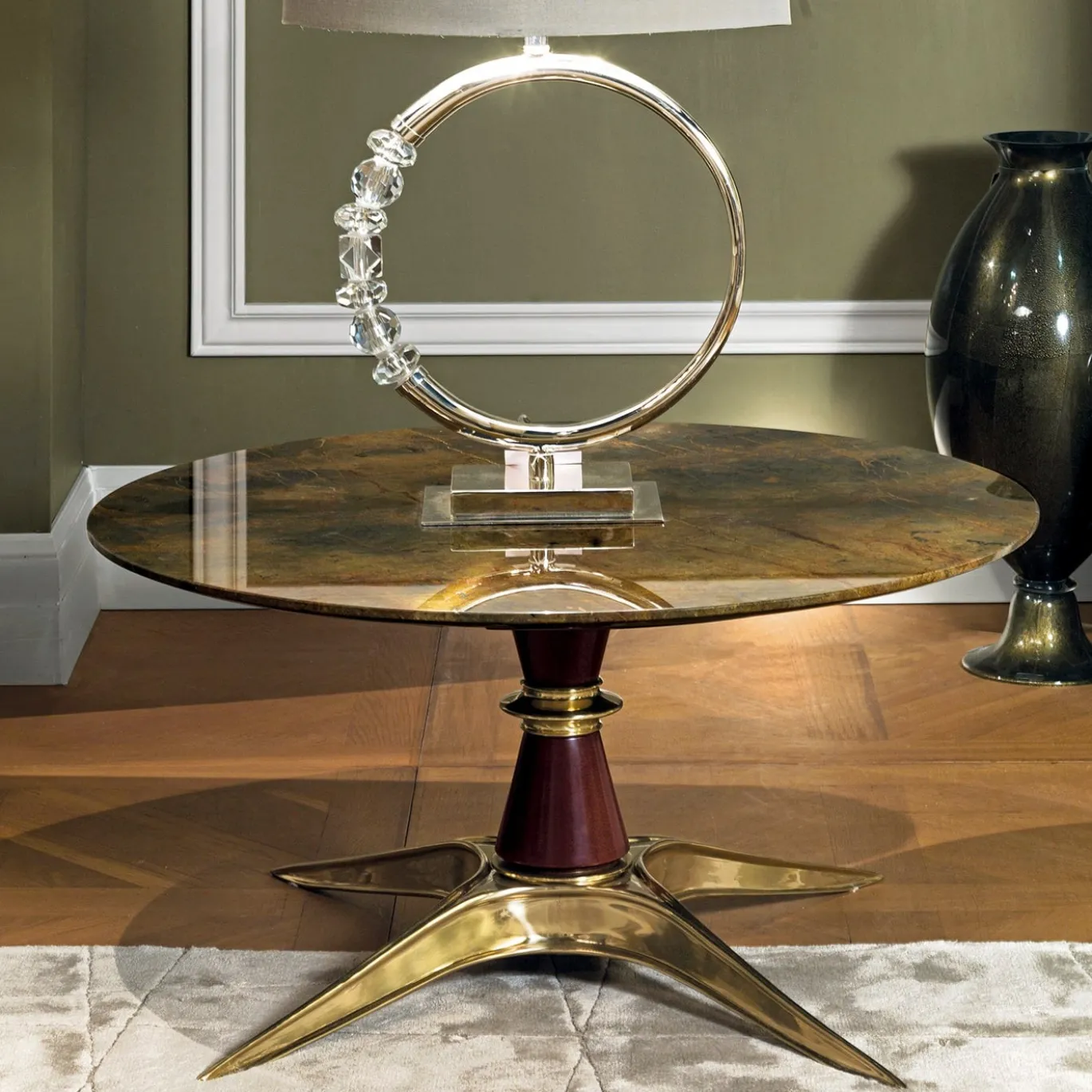 Tavolino in ottone e Terra di Siena