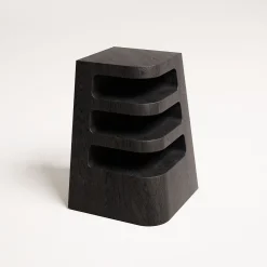 Tavolino laterale Eracle in legno di frassino a 3 ripiani