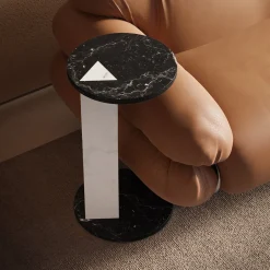 Tavolino laterale rotondo in marmo nero e bianco Lyris Modern L di Lorenzo Zaccarin