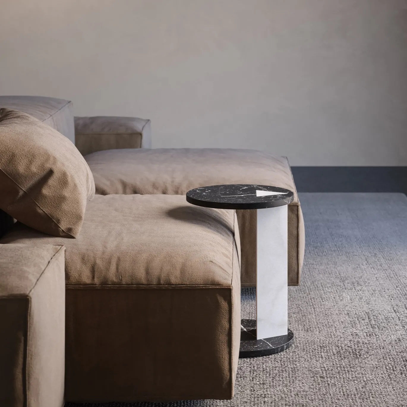 Tavolino laterale rotondo in marmo nero Lyris Modern S di Lorenzo Zaccarin