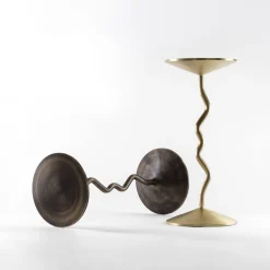 Tavolino multifunzionale Balance in bronzo di Millim Studio