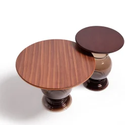 Tavolino Oleas in vetro soffiato marrone con piano in legno