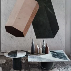Tavolino Proiezioni Square in marmo bianco e nero di Elisa Ossino