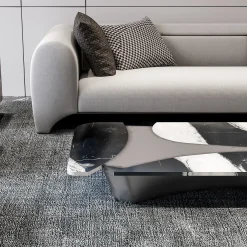 Tavolino Rasine con piano in marmo bicolore e struttura in metallo