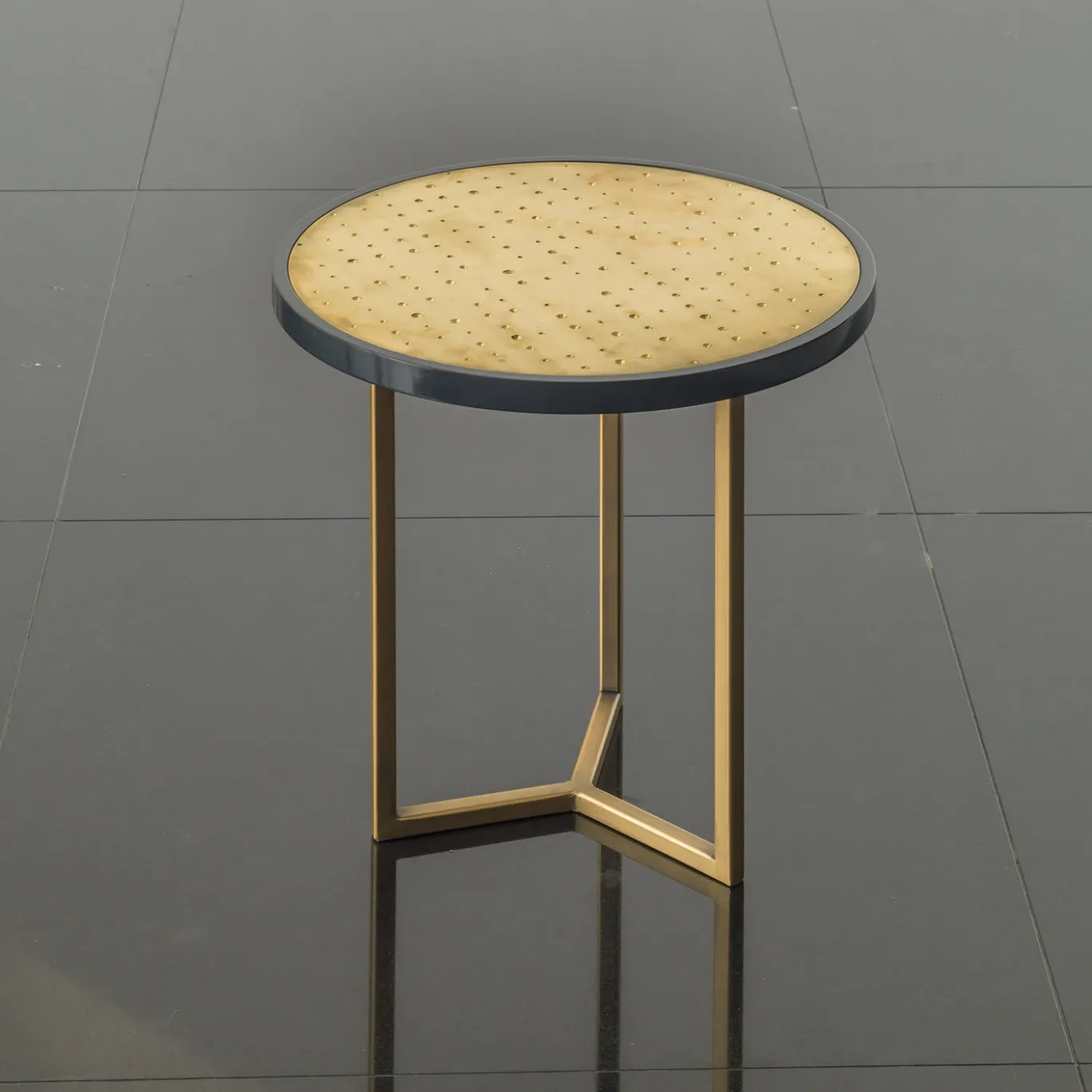 Tavolino Romeo in legno e ottone