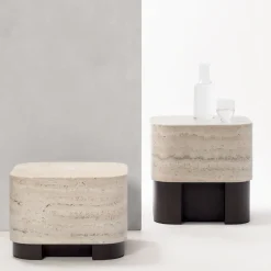 Tavolino rotondo moderno Lloyd in marmo travertino e noce