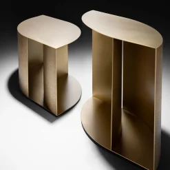 Tavolino Sinestesia in ottone DeErosion 60 di TIPSTUDIO