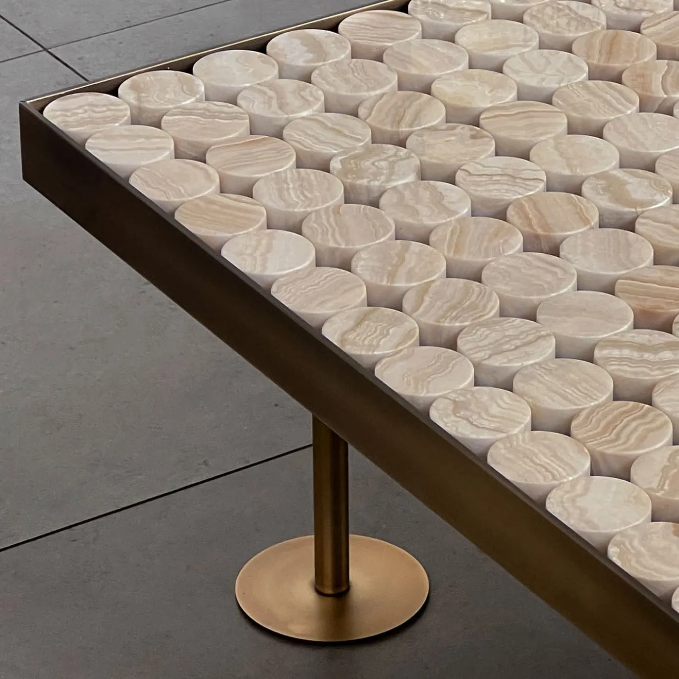 Tavolino Sofia in Onice Beige