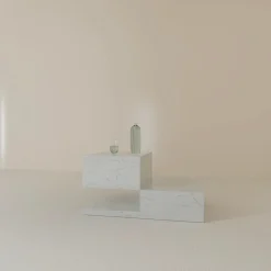 Tavolino stabile di Carrara