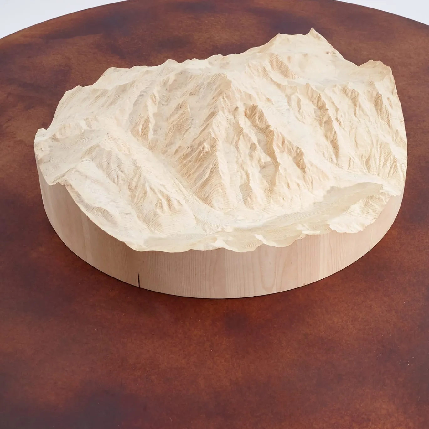 Tavolino topografico Tip designed by Riccardo Vendramin