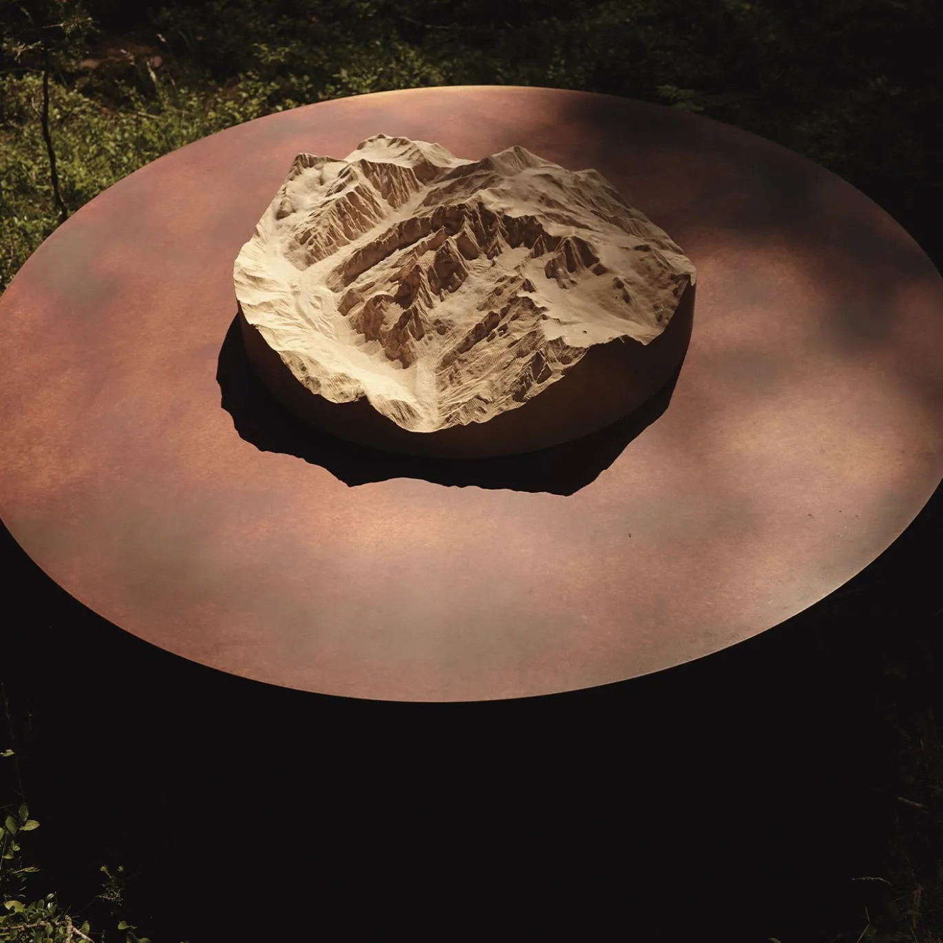 Tavolino topografico Tip designed by Riccardo Vendramin
