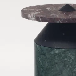 Tavolino Totem in marmo verde/nero/rosso di Karen Chekerdjian