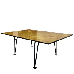 Tavolo asimmetrico Yellow design di Colé Italia, Giannoni&Santoni