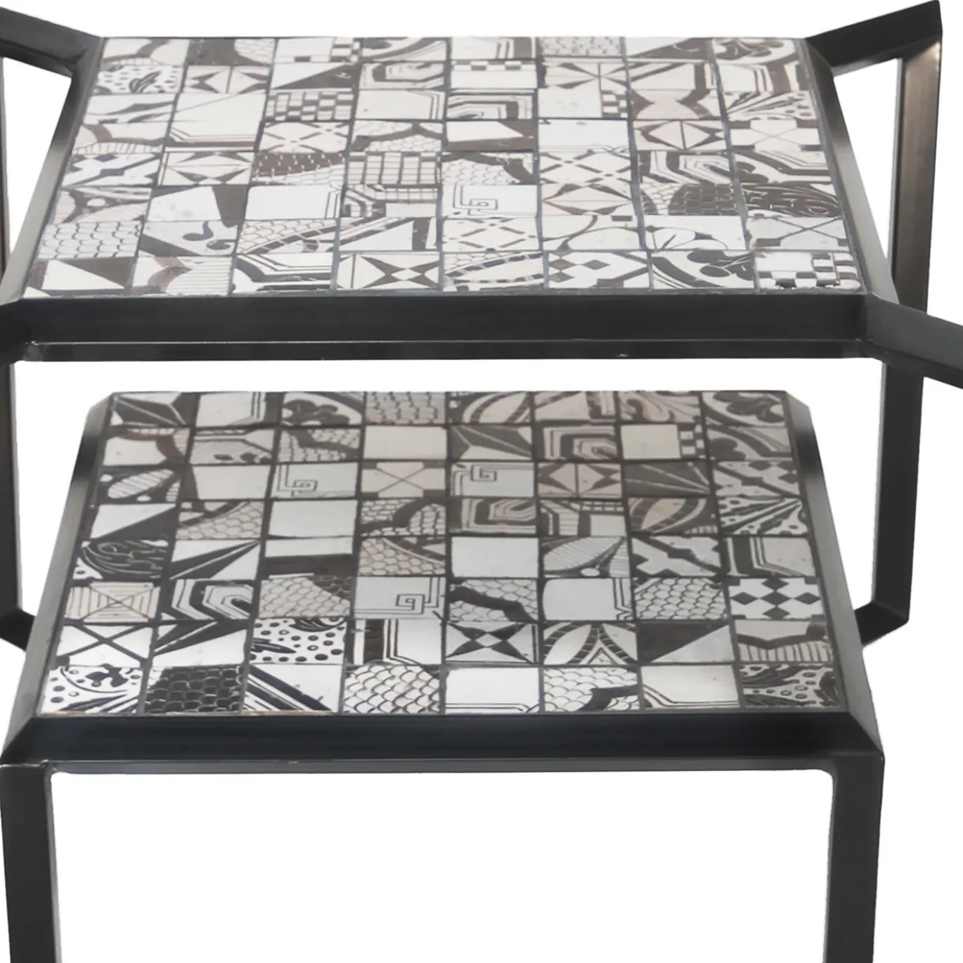 Tavolo con piastrelle a mosaico Spider bianco e nero
