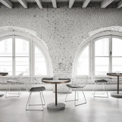 Tavolo da bistrot Rene in marmo Nero Marquinia di Piero Lissoni