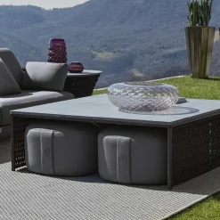 Tavolo da cocktail quadrato per esterni con piano in pietra