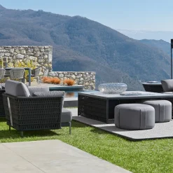 Tavolo da cocktail quadrato per esterni con piano in pietra