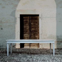 Tavolo da pranzo Giorgione blu e decori bianchi testurizzati