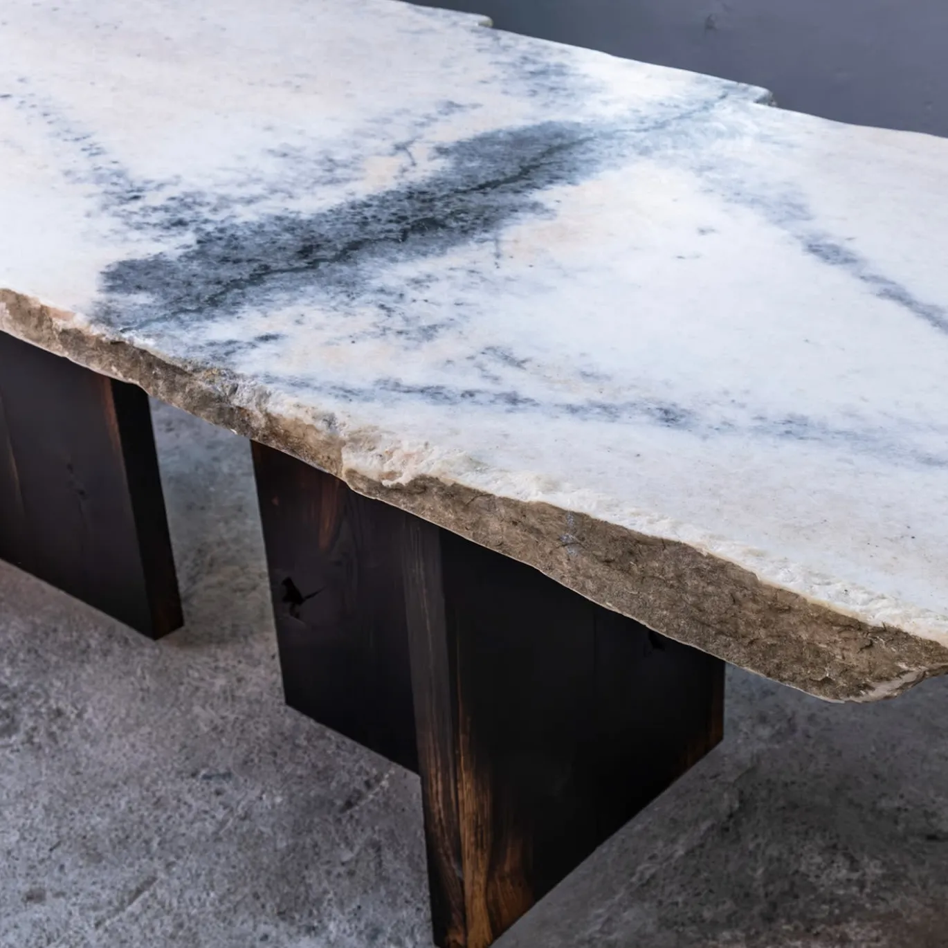 Tavolo da pranzo in marmo e legno di rovere Candoglia Candoglia