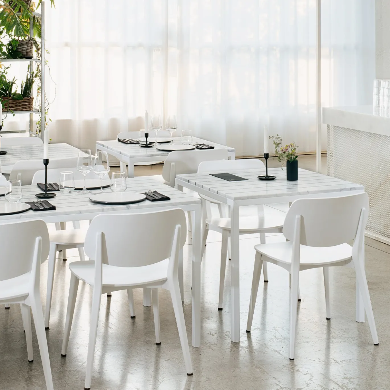 Tavolo da pranzo rettangolare Gessato in marmo di Carrara bianco