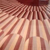 Tavolo da pranzo rotondo Altobasso in legno Bolivar nelle tonalità rosso corallo