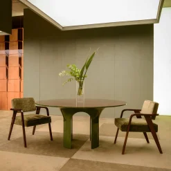 Tavolo da Pranzo Rotondo "Archi" in Legno Verde e Marrone di Storagemilano