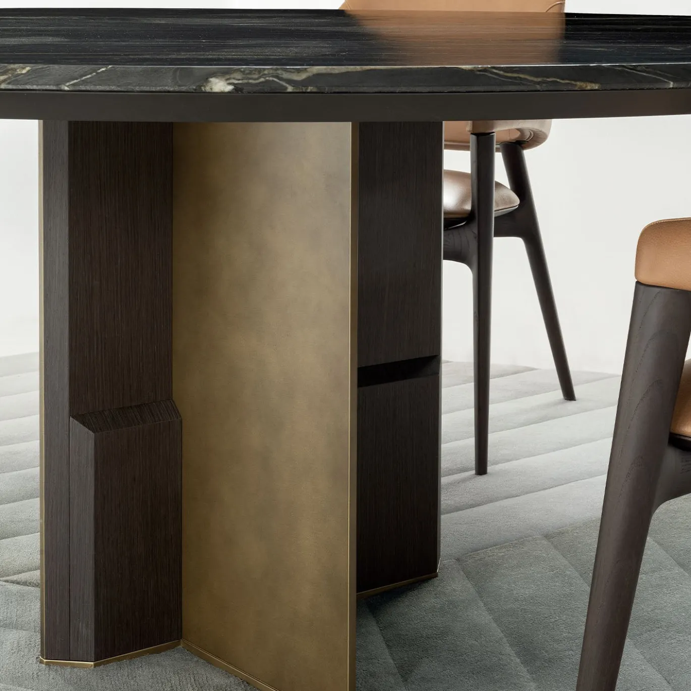 Tavolo da pranzo rotondo Kalos ED/50 602-180 con piano in marmo Belvedere