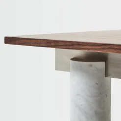 Tavolo Quattro Gambe di Francesco Faccin