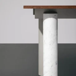 Tavolo Quattro Gambe di Francesco Faccin