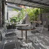 Tavolo Rene Bistro in Bianco Nuvolato Lost Stone di Piero Lissoni