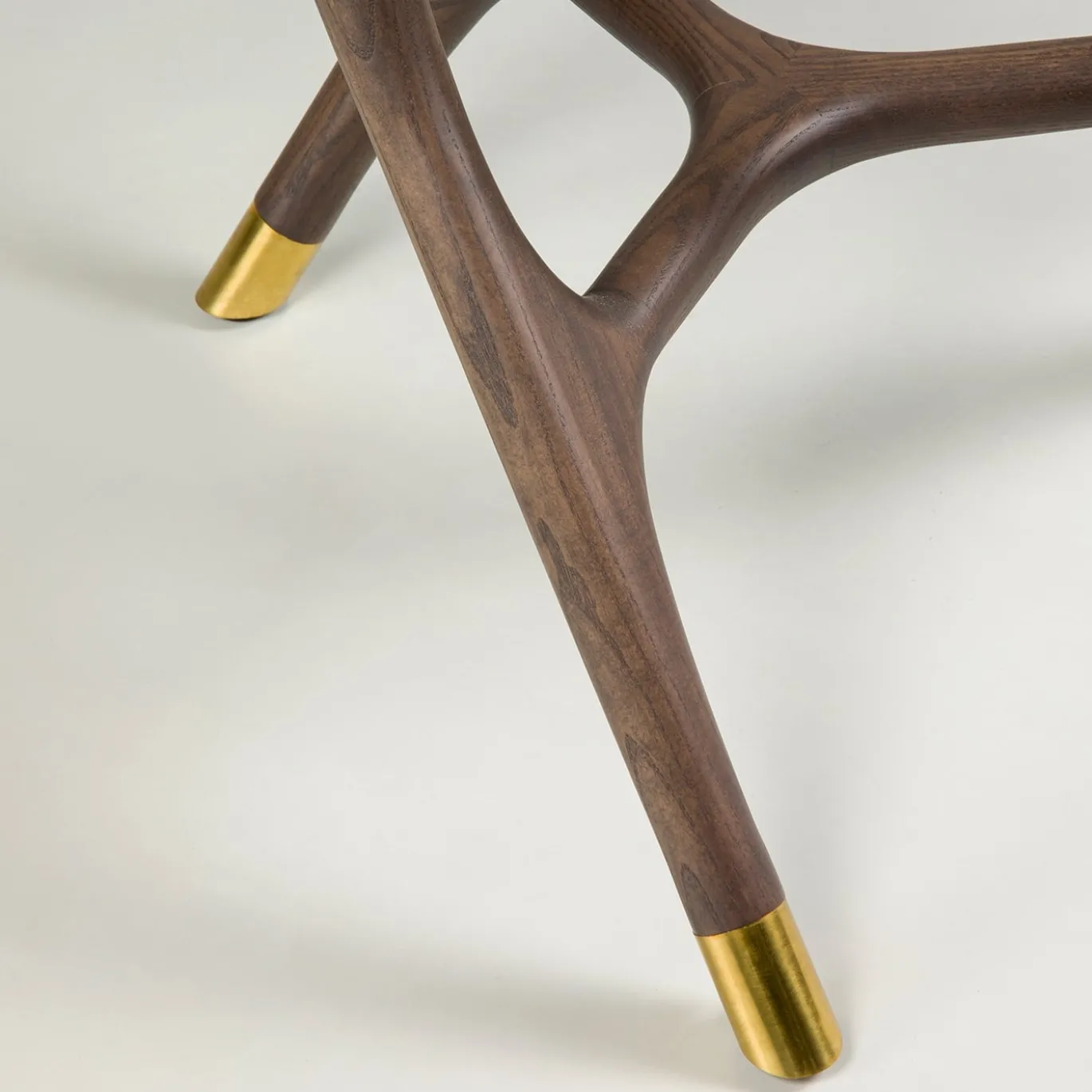 Tavolo rotondo Joyce in legno e vetro