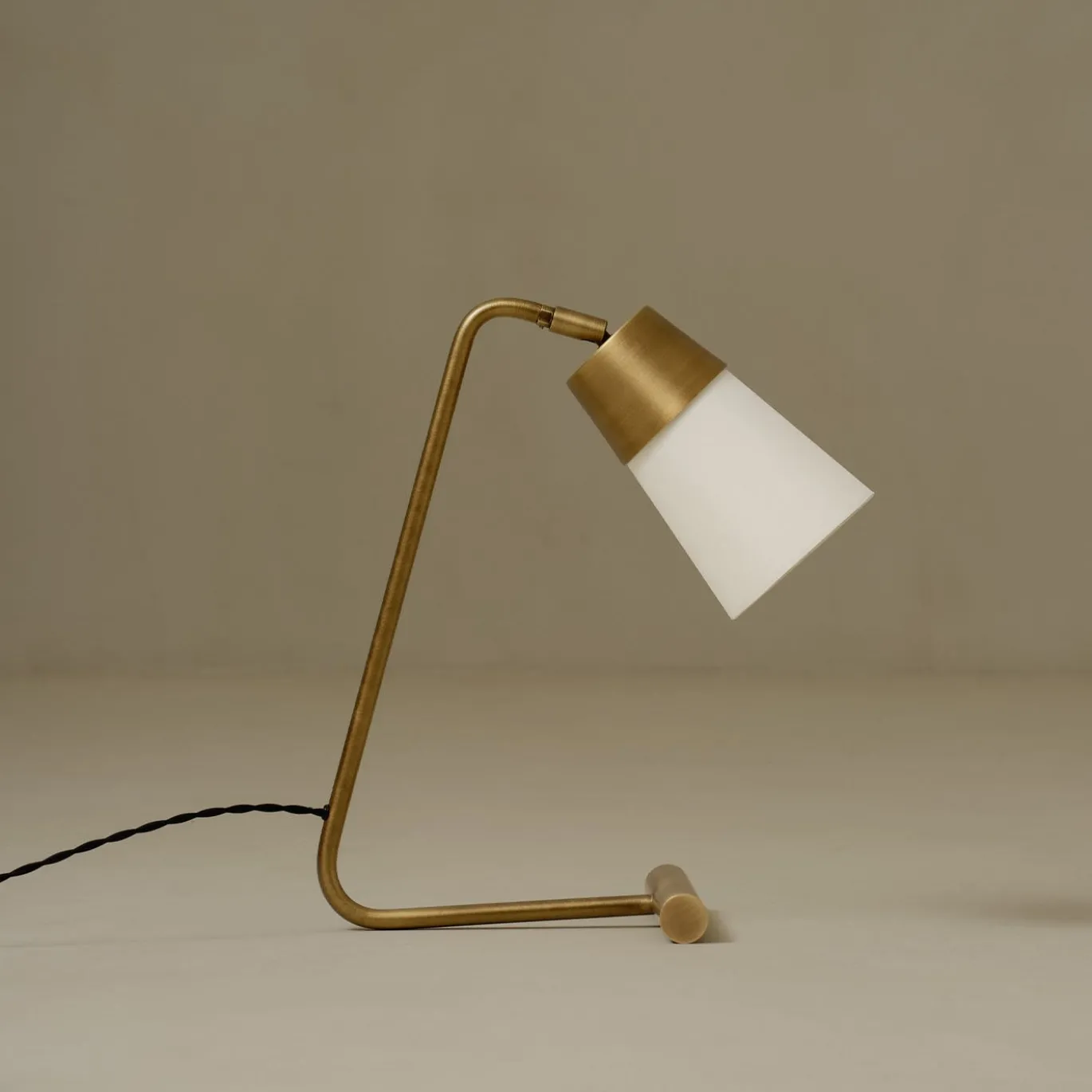 The Vignette Task Lamp