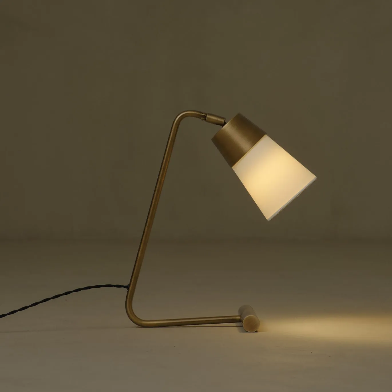 The Vignette Task Lamp