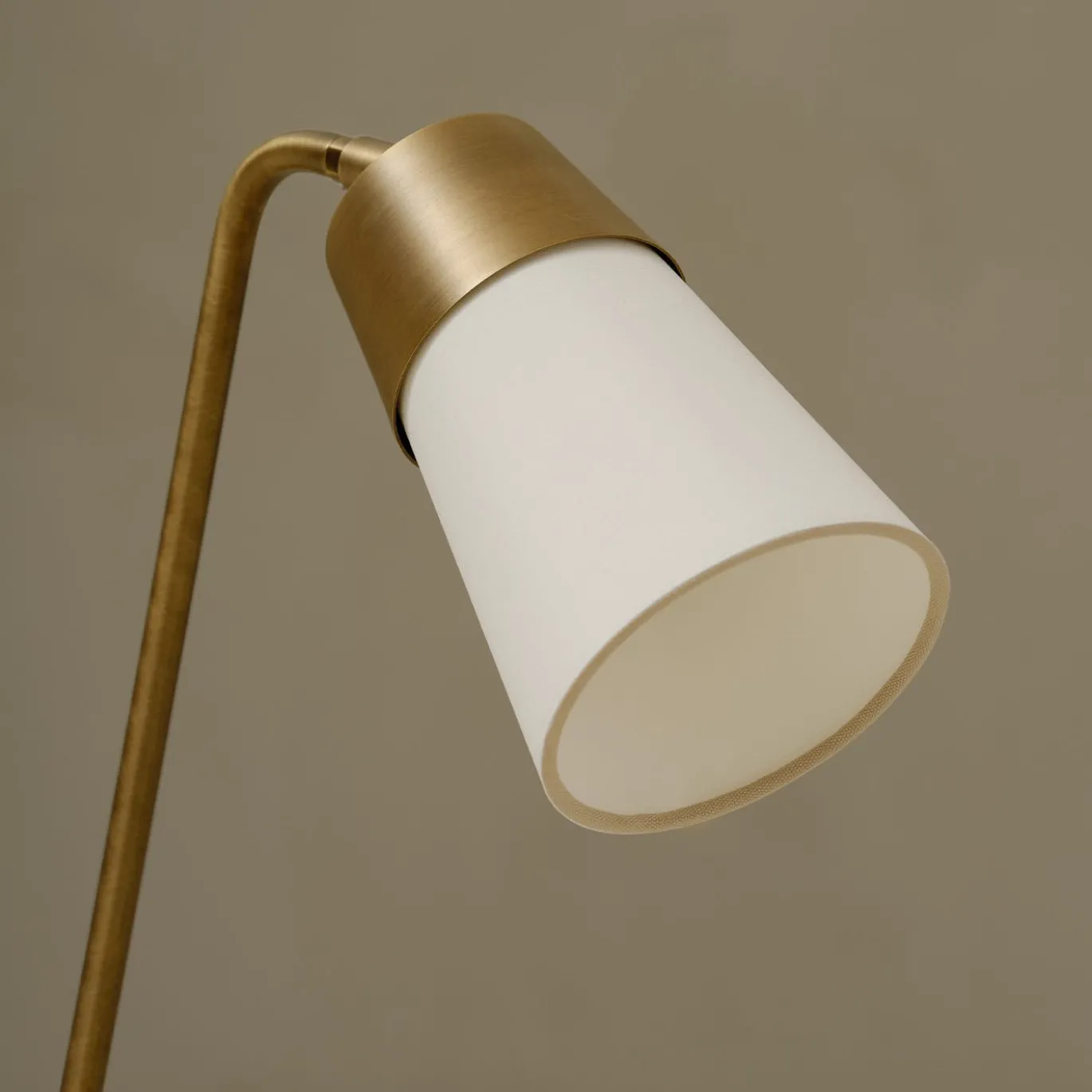 The Vignette Task Lamp