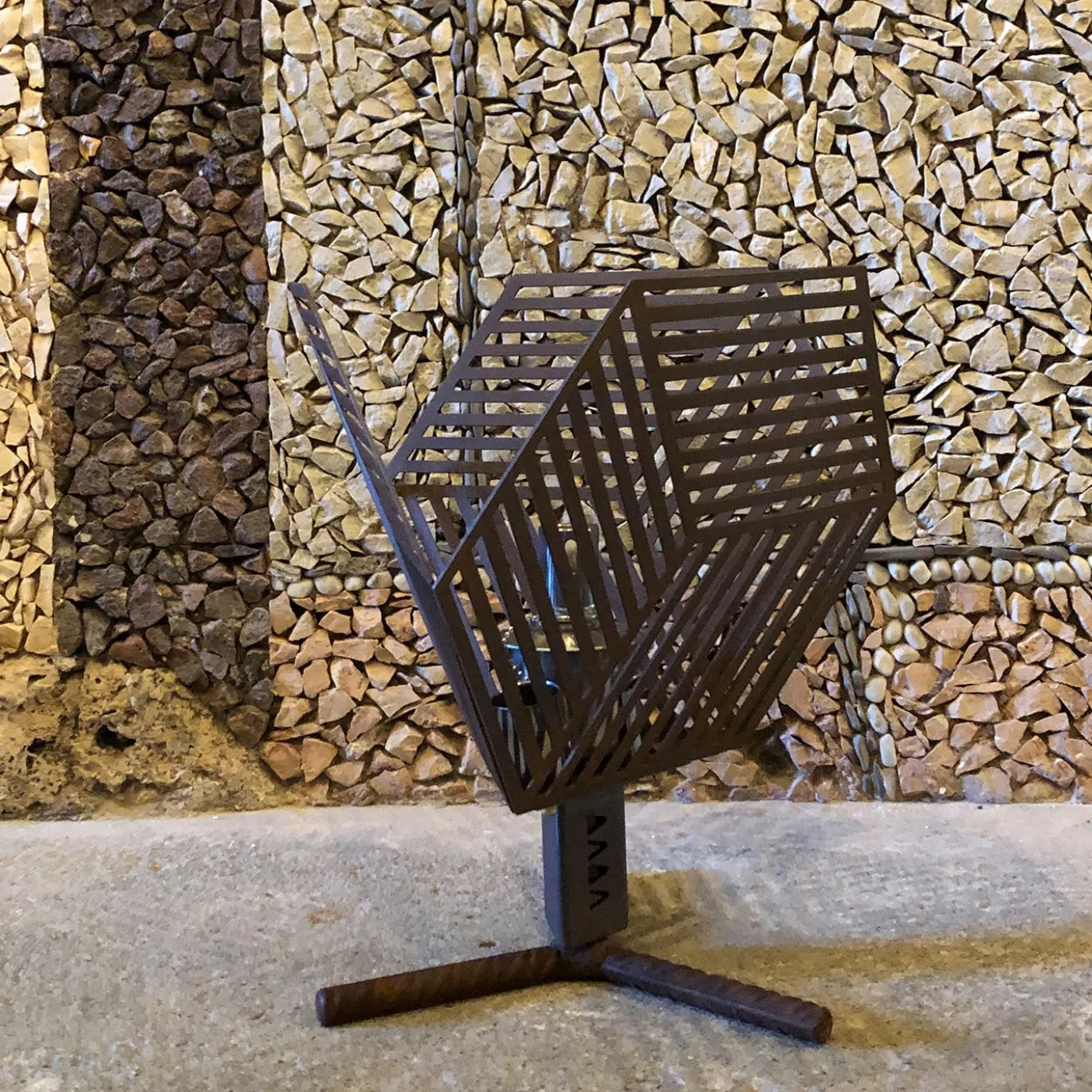 Torcia da esterno Dada.3 in acciaio Corten